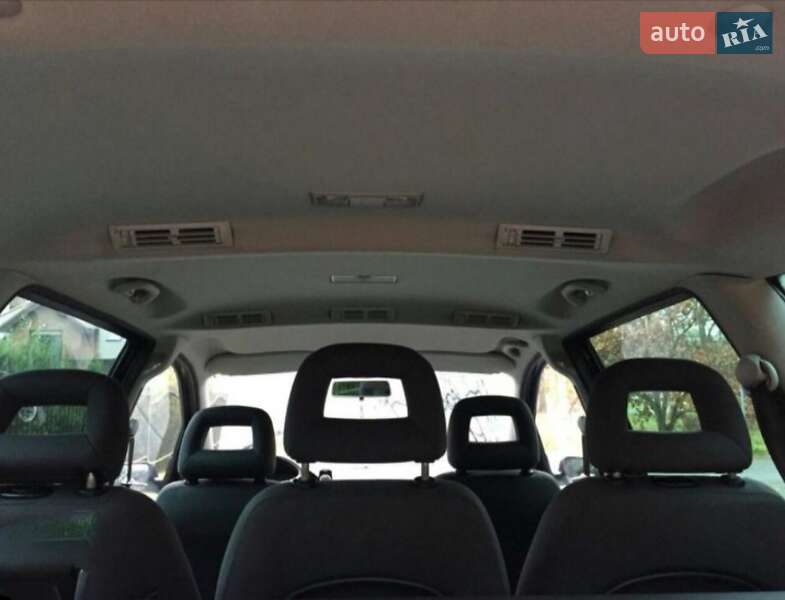 Минивэн Volkswagen Sharan 2001 в Киеве