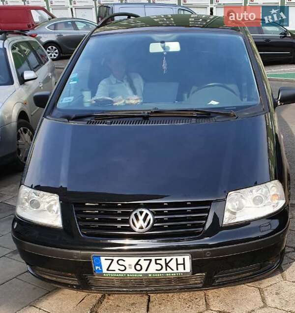 Минивэн Volkswagen Sharan 2001 в Киеве