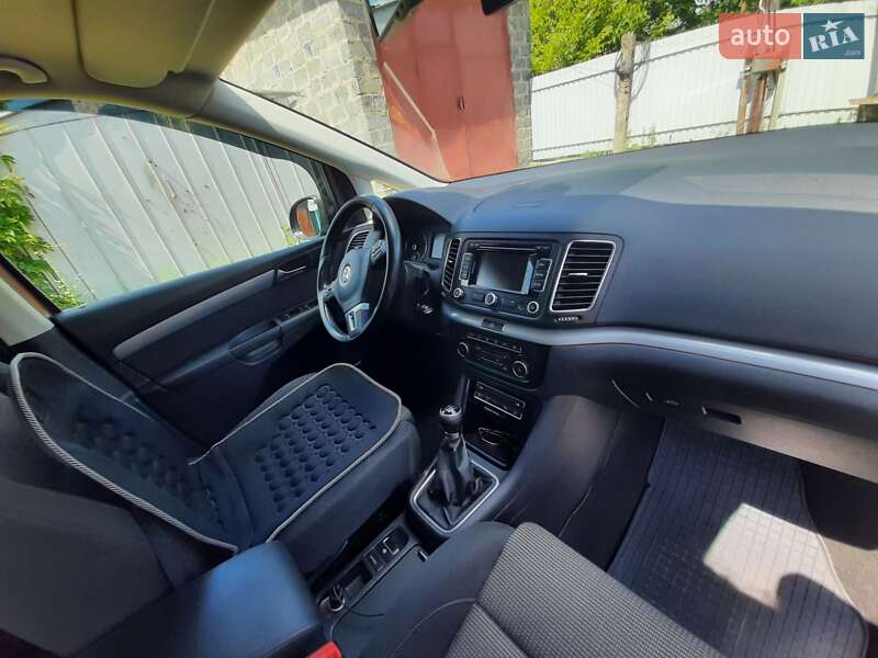 Минивэн Volkswagen Sharan 2011 в Гайсине