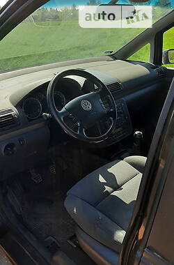 Минивэн Volkswagen Sharan 2003 в Львове