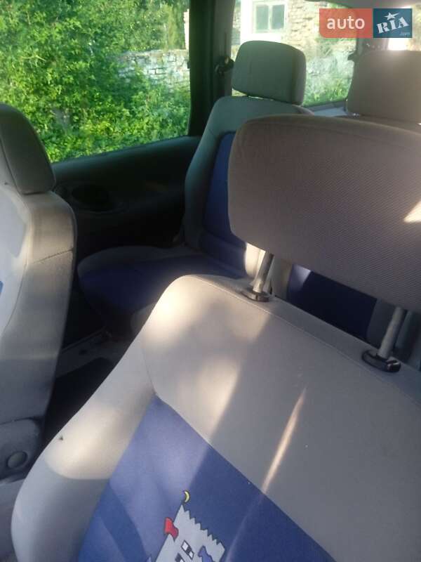 Минивэн Volkswagen Sharan 1999 в Тростянце