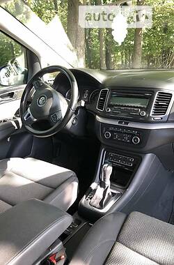 Минивэн Volkswagen Sharan 2011 в Черновцах