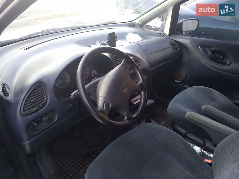 Минивэн Volkswagen Sharan 1996 в Киеве
