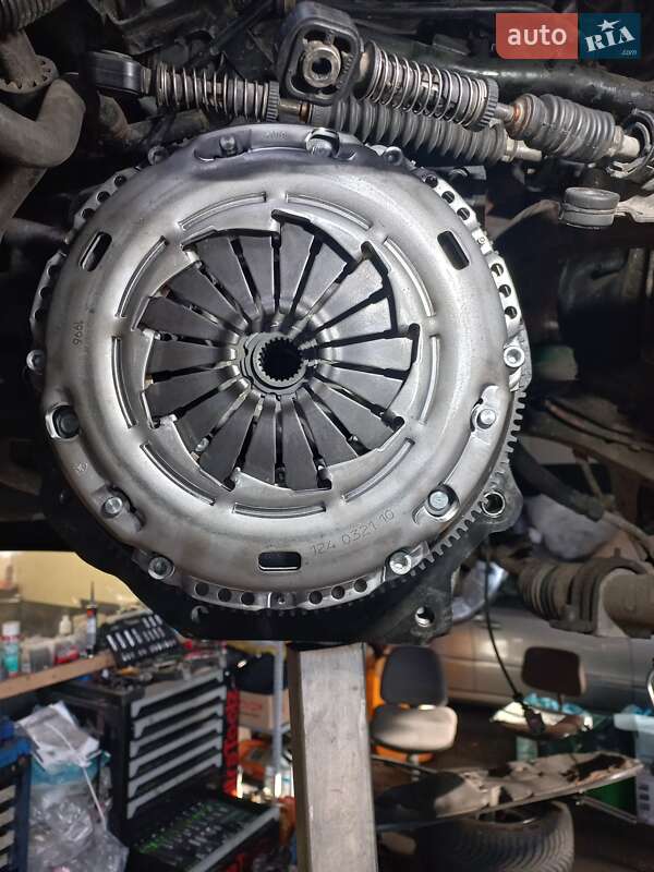 Минивэн Volkswagen Sharan 2005 в Трускавце