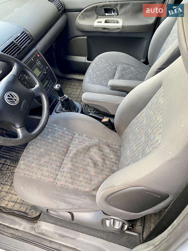 Минивэн Volkswagen Sharan 2001 в Яремче