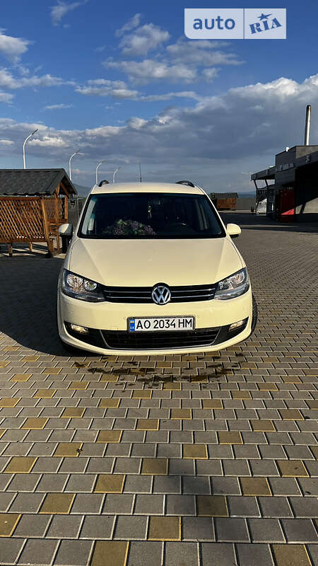 Минивэн Volkswagen Sharan 2015 в Иршаве