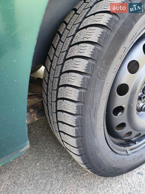 Минивэн Volkswagen Sharan 2001 в Чернигове