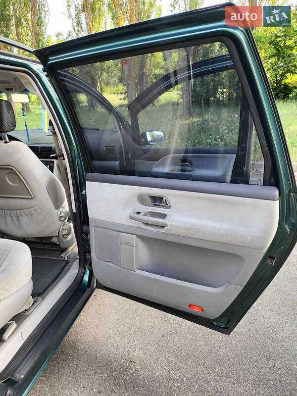 Минивэн Volkswagen Sharan 2001 в Чернигове