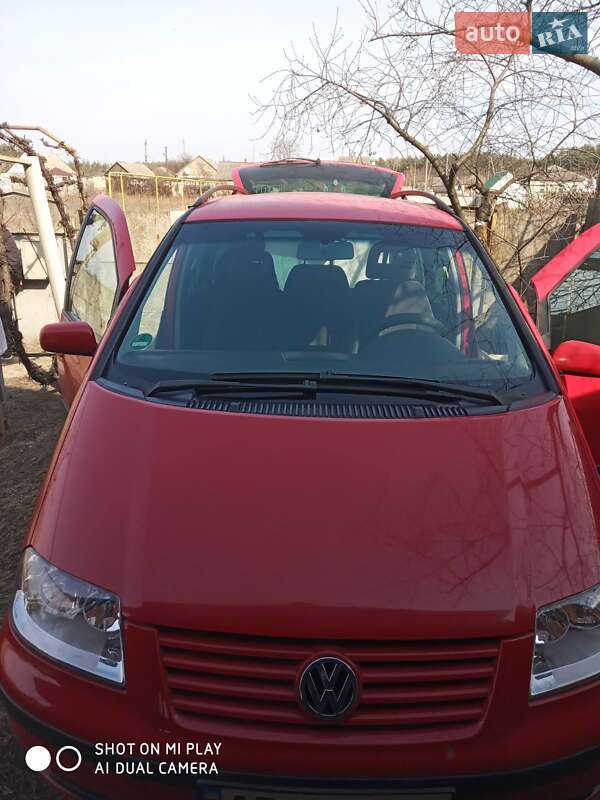 Минивэн Volkswagen Sharan 2003 в Чугуеве