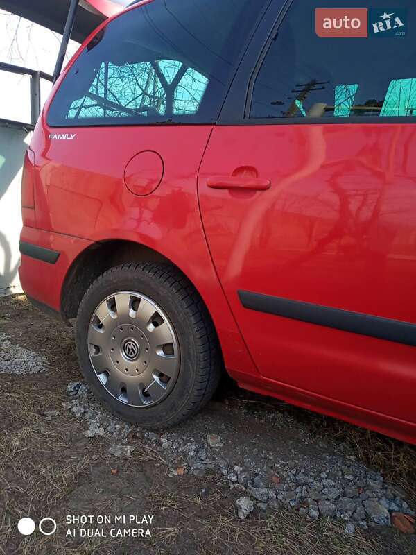Минивэн Volkswagen Sharan 2003 в Чугуеве