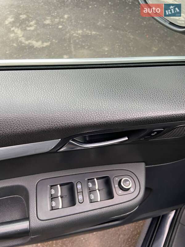 Минивэн Volkswagen Sharan 2011 в Дубно