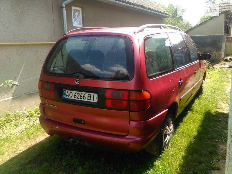 Минивэн Volkswagen Sharan 1996 в Ужгороде