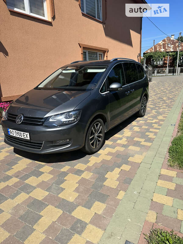 Мінівен Volkswagen Sharan 2016 в Іршаві