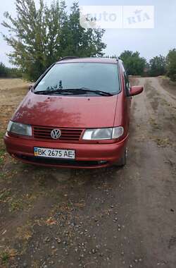 Минивэн Volkswagen Sharan 1999 в Ровно