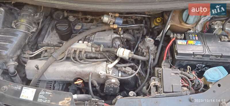 Минивэн Volkswagen Sharan 2001 в Хмельницком