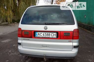 Минивэн Volkswagen Sharan 2001 в Костополе