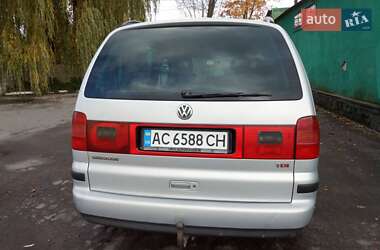 Минивэн Volkswagen Sharan 2001 в Костополе