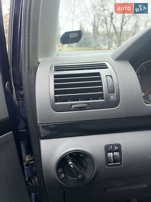 Мінівен Volkswagen Sharan 2003 в Краматорську