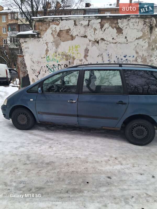 Мінівен Volkswagen Sharan 2000 в Києві