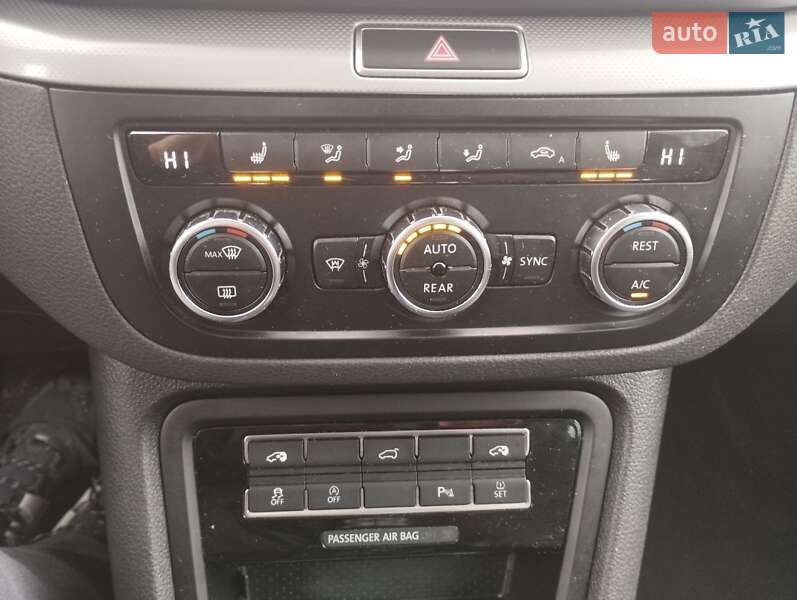 Мінівен Volkswagen Sharan 2012 в Новояворівську