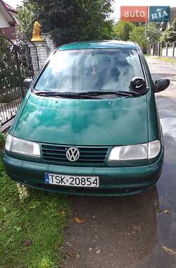 Минивэн Volkswagen Sharan 1997 в 