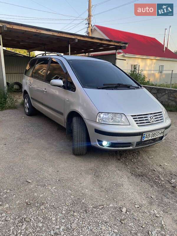 Минивэн Volkswagen Sharan 2000 в Могилев-Подольске