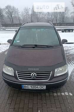 Минивэн Volkswagen Sharan 2006 в Киеве