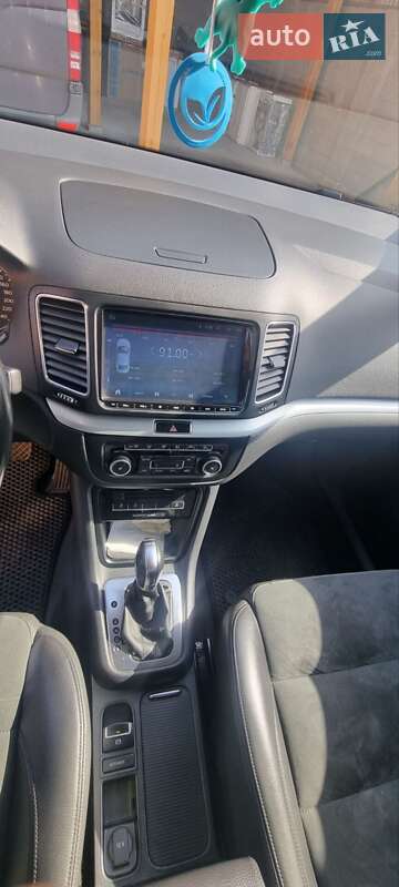 Минивэн Volkswagen Sharan 2011 в Ковеле