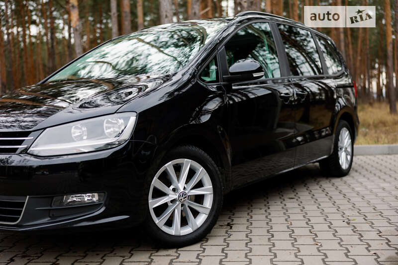 Мінівен Volkswagen Sharan 2010 в Києві