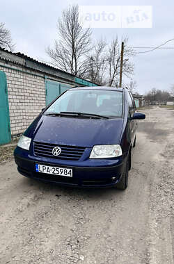 Минивэн Volkswagen Sharan 2001 в Покровском