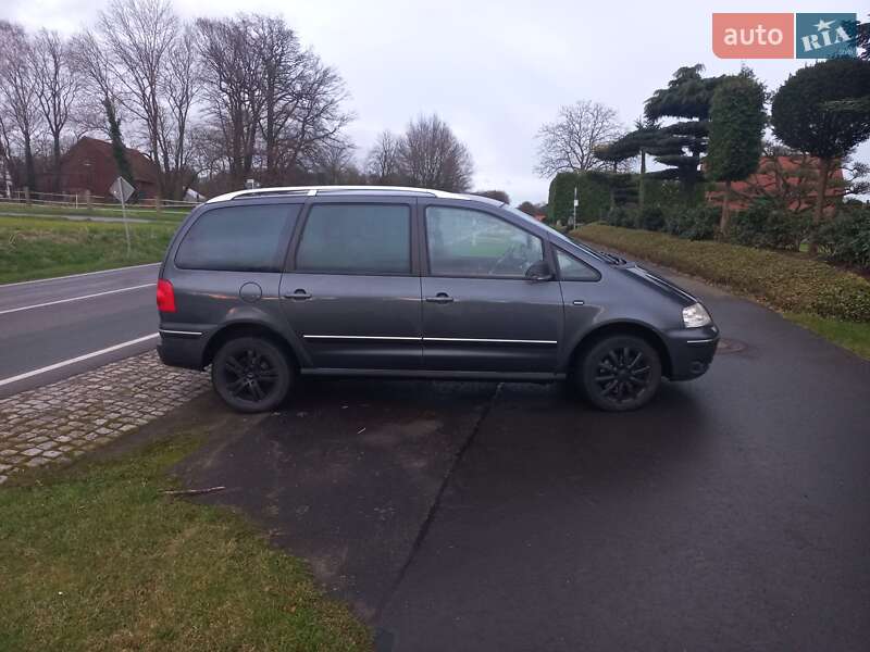 Минивэн Volkswagen Sharan 2005 в Трускавце
