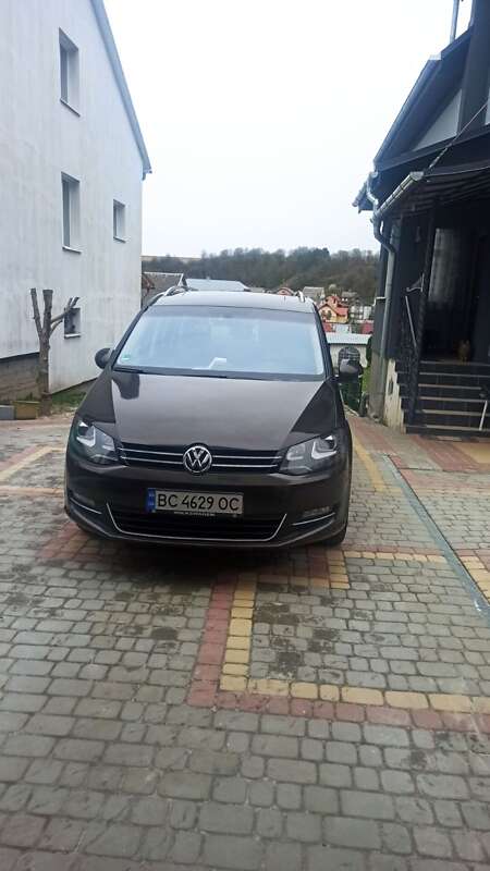 Минивэн Volkswagen Sharan 2015 в Николаеве