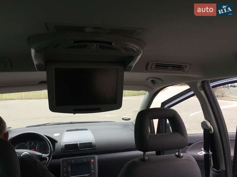 Минивэн Volkswagen Sharan 2007 в 