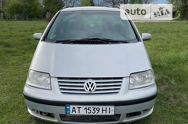 Минивэн Volkswagen Sharan 2000 в Косове