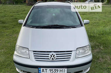 Минивэн Volkswagen Sharan 2000 в Косове