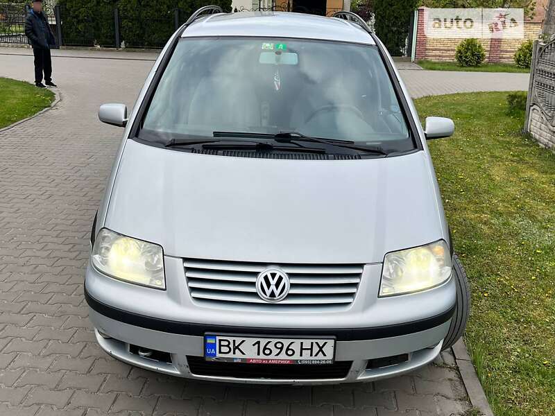 Минивэн Volkswagen Sharan 2001 в Луцке