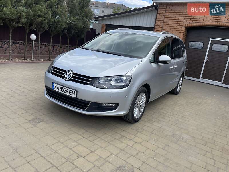 Мінівен Volkswagen Sharan 2015 в Житомирі
