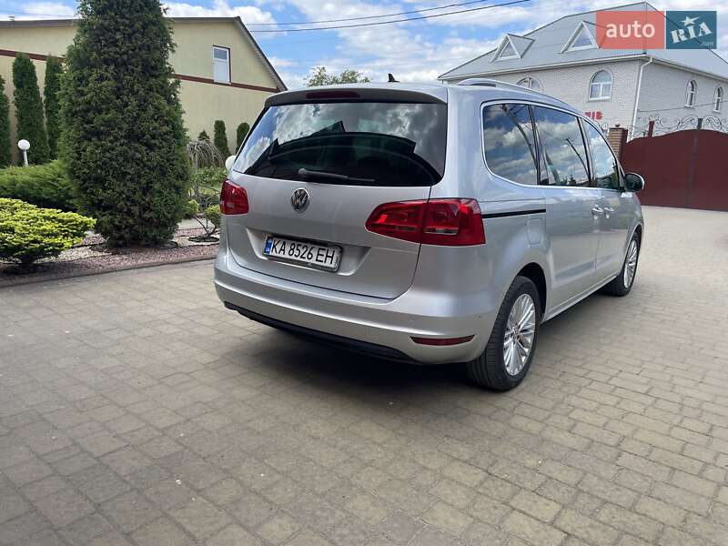 Мінівен Volkswagen Sharan 2015 в Житомирі