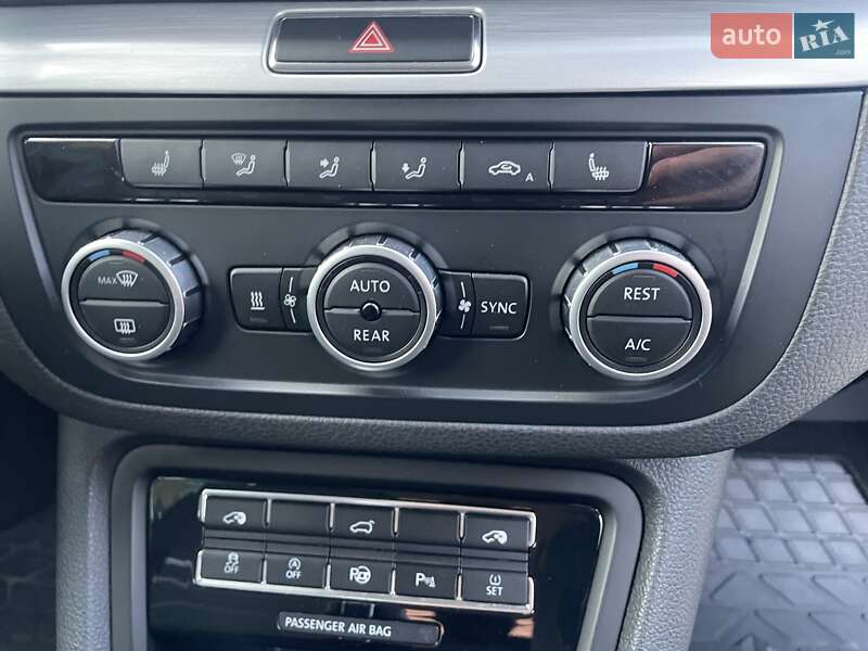 Мінівен Volkswagen Sharan 2015 в Житомирі