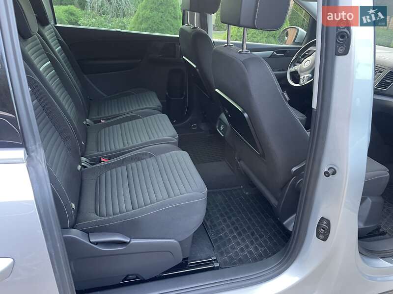 Мінівен Volkswagen Sharan 2015 в Житомирі