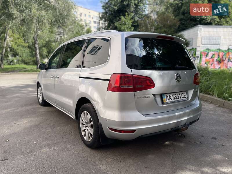 Мінівен Volkswagen Sharan 2011 в Києві