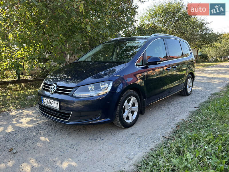 Минивэн Volkswagen Sharan 2011 в Каменском