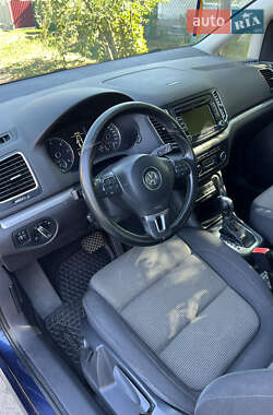 Минивэн Volkswagen Sharan 2011 в 