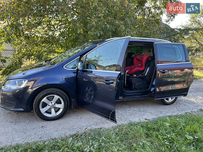 Минивэн Volkswagen Sharan 2011 в Каменском