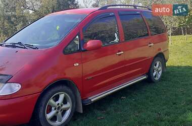 Минивэн Volkswagen Sharan 1998 в Черновцах