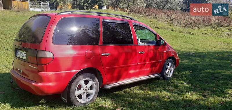 Мінівен Volkswagen Sharan 1998 в Чернівцях