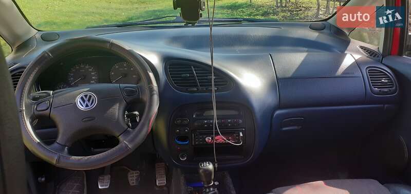 Мінівен Volkswagen Sharan 1998 в Чернівцях