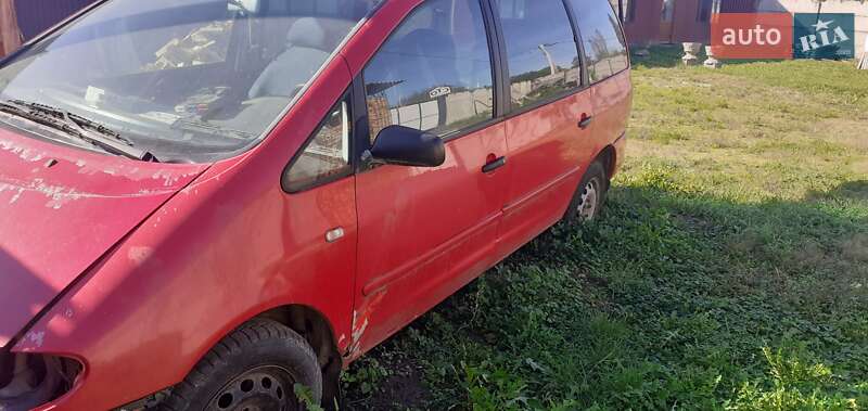 Мінівен Volkswagen Sharan 1998 в Чернівцях