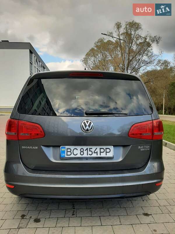 Мінівен Volkswagen Sharan 2012 в Новояворівську