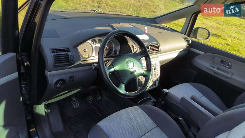 Минивэн Volkswagen Sharan 2006 в Хусте